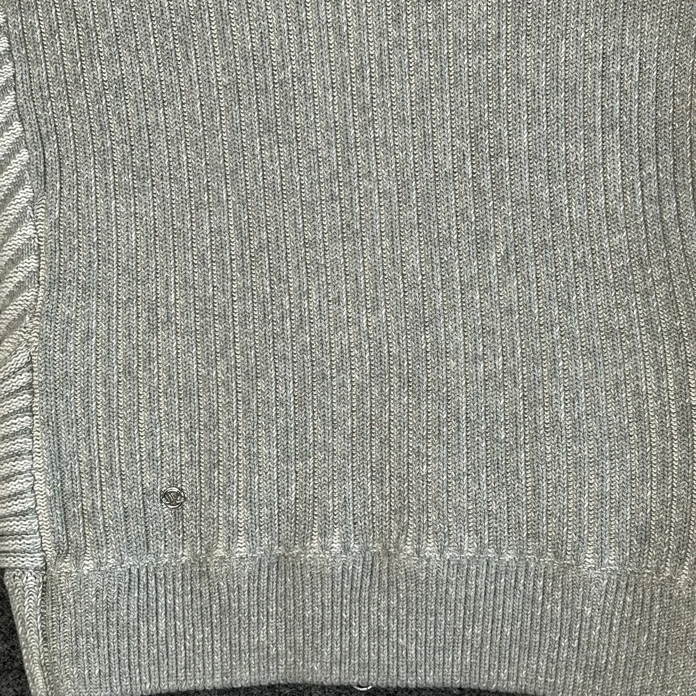 Lululemon Embrace Full Zip Hoodie Scuba Sweater -Gray - Women's Size 4 - EUC!!!! - Picture 11 of 16